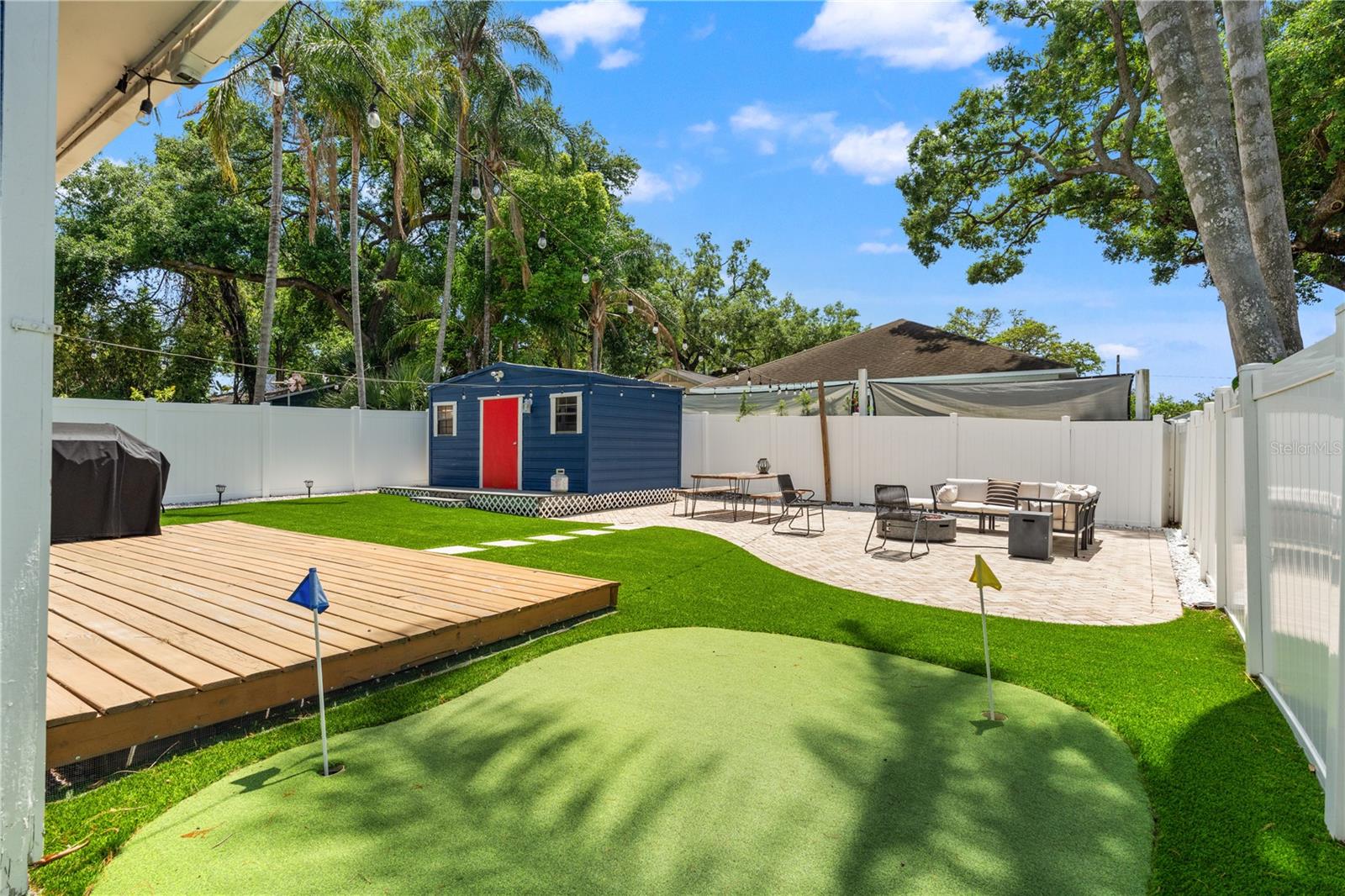 RIVERCREST - Residential