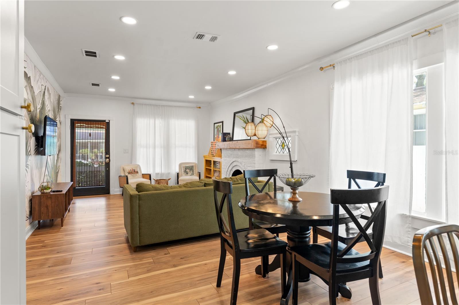 RIVERCREST - Residential