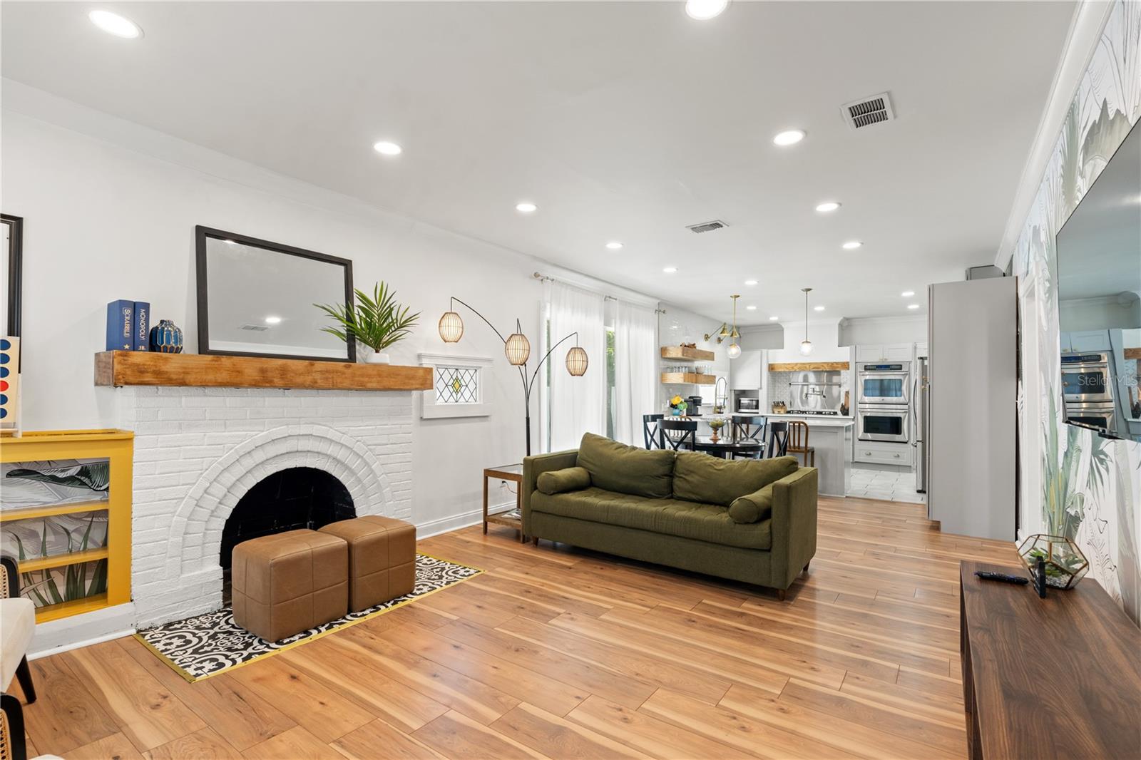 RIVERCREST - Residential