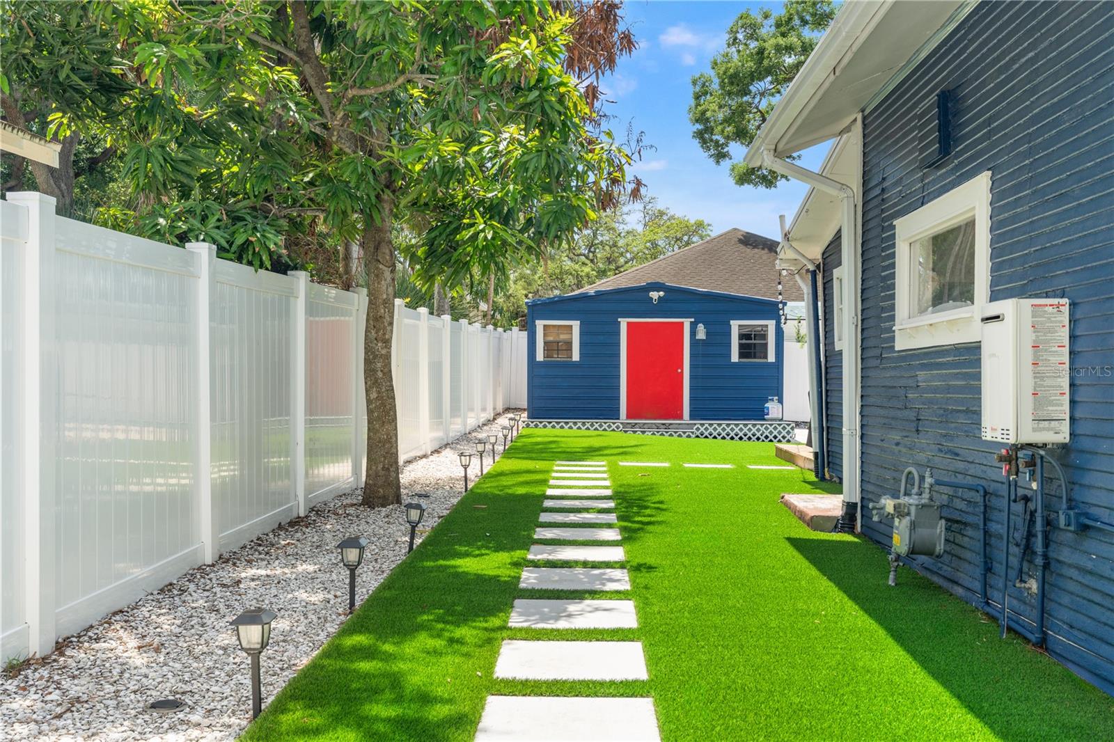 RIVERCREST - Residential