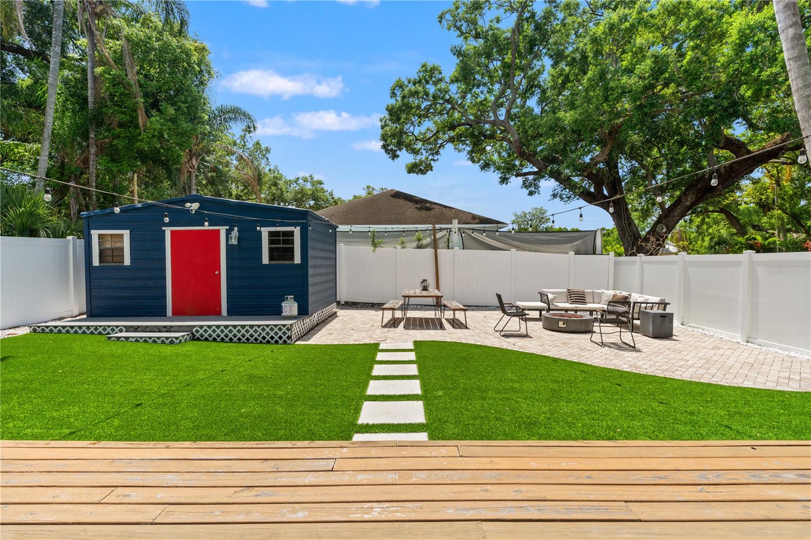 RIVERCREST - Residential