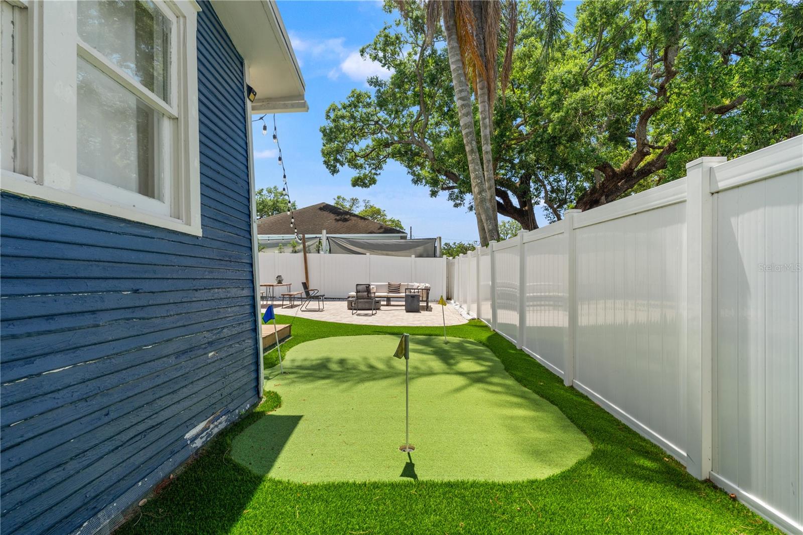 RIVERCREST - Residential