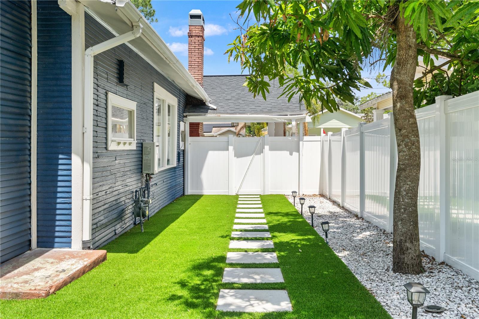 RIVERCREST - Residential