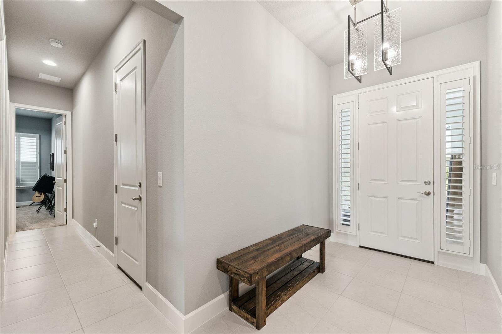 569 MOSAIC BOULEVARD