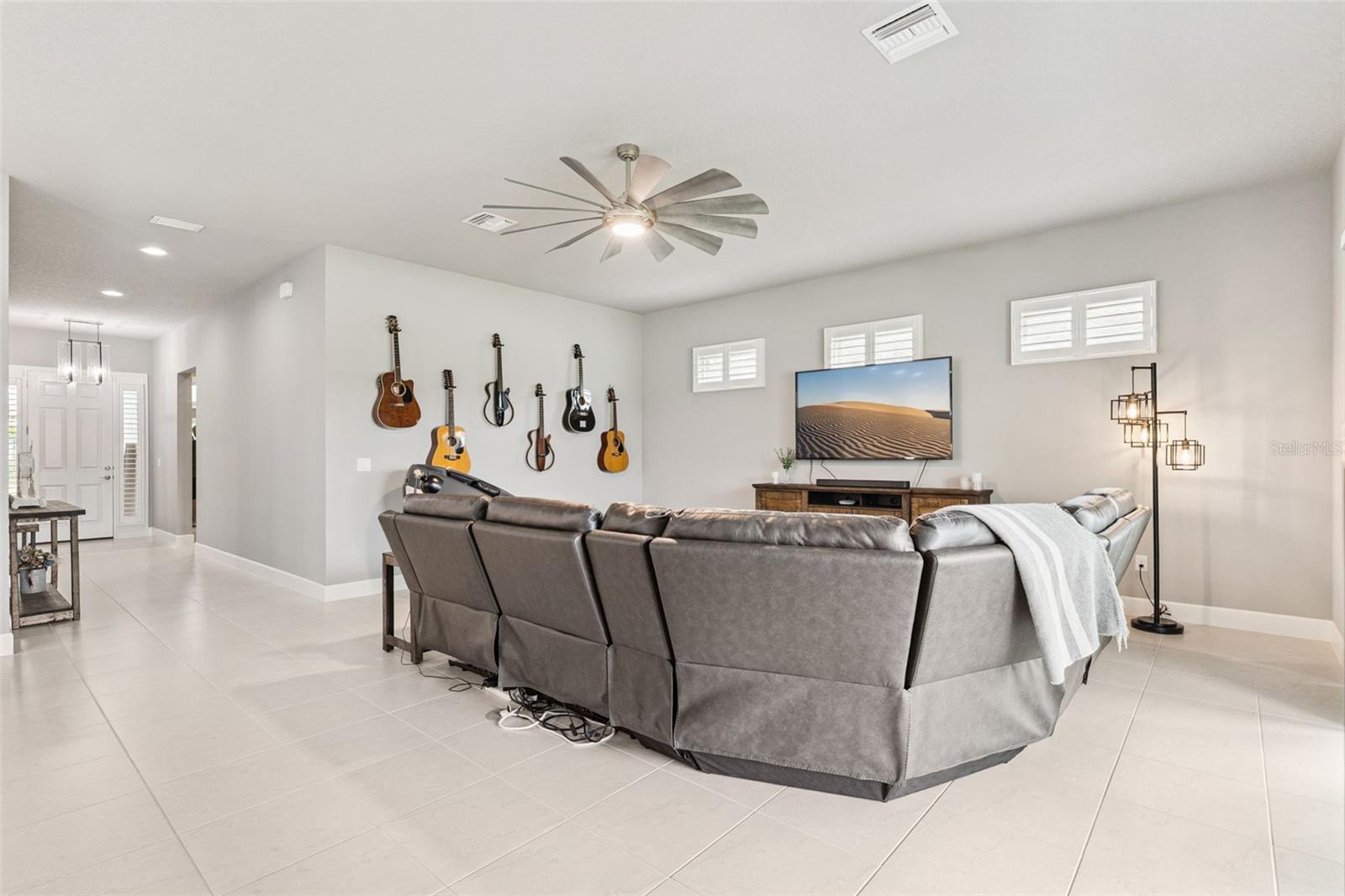 569 MOSAIC BOULEVARD