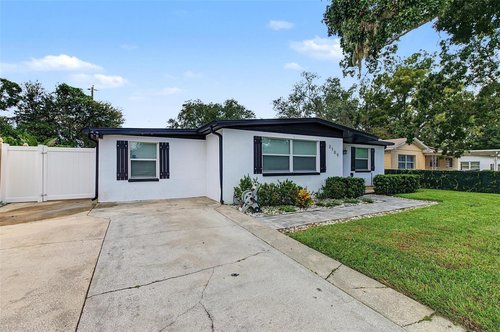 2109 E FLORA STREET