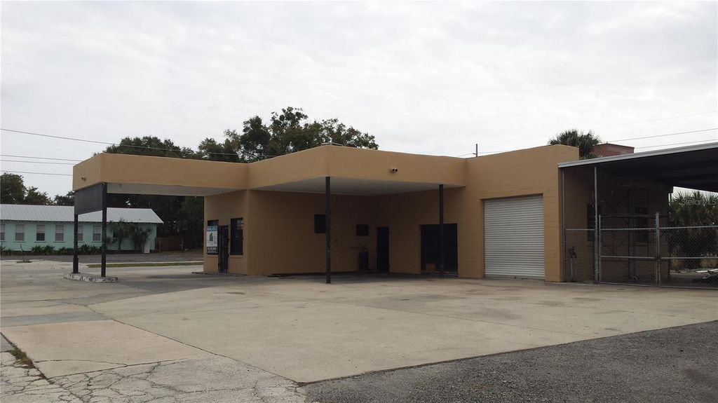 Photo of 1715 E 4th Avenue, Tampa, FL 33605 (MLS # TB8303160)