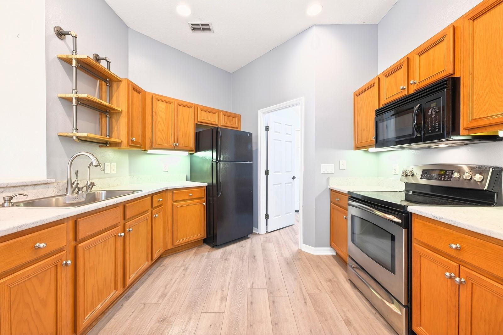 PLANTATION AT LEESBURG GLENDALE VILLAGE - Residential