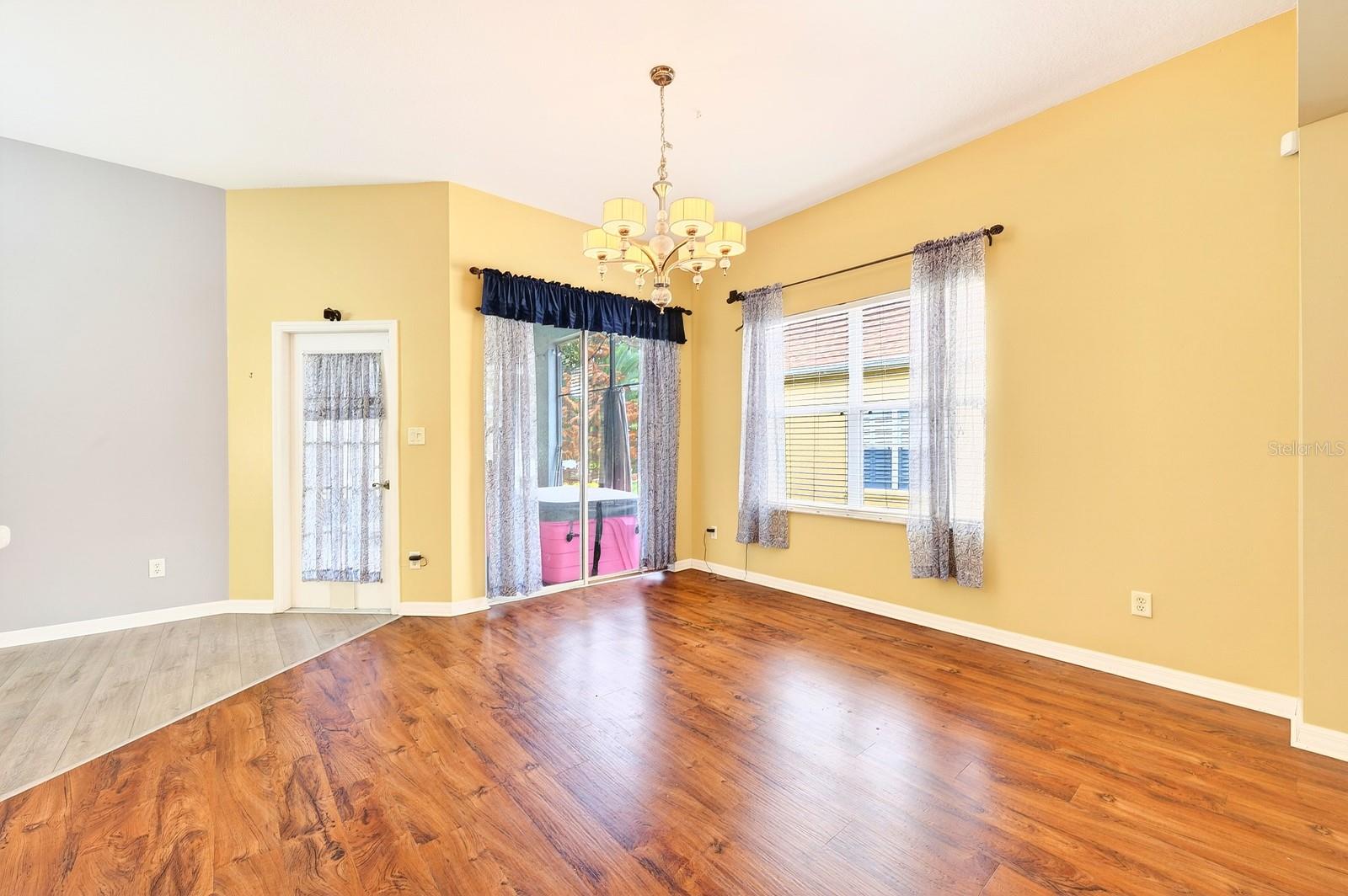 PLANTATION AT LEESBURG GLENDALE VILLAGE - Residential