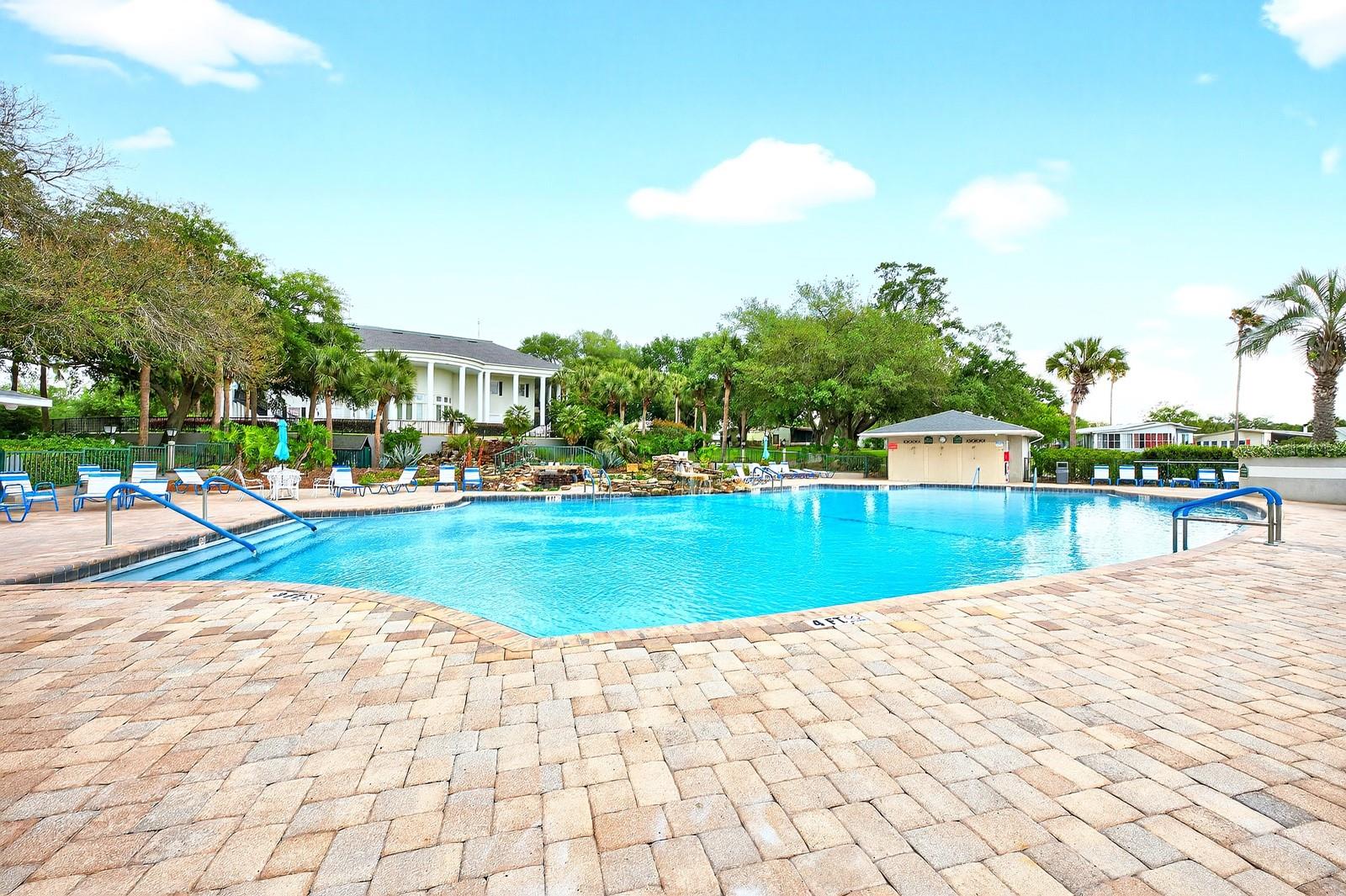 PLANTATION AT LEESBURG GLENDALE VILLAGE - Residential