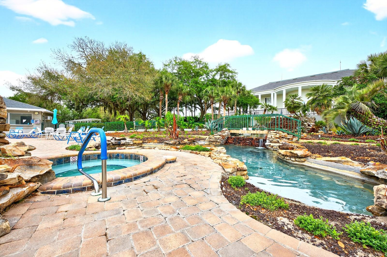 PLANTATION AT LEESBURG GLENDALE VILLAGE - Residential