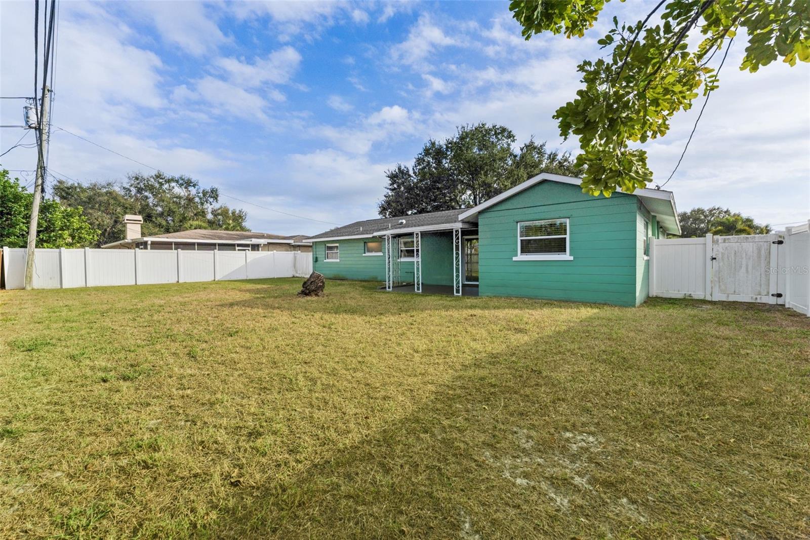 SHERYL MANOR - Residential