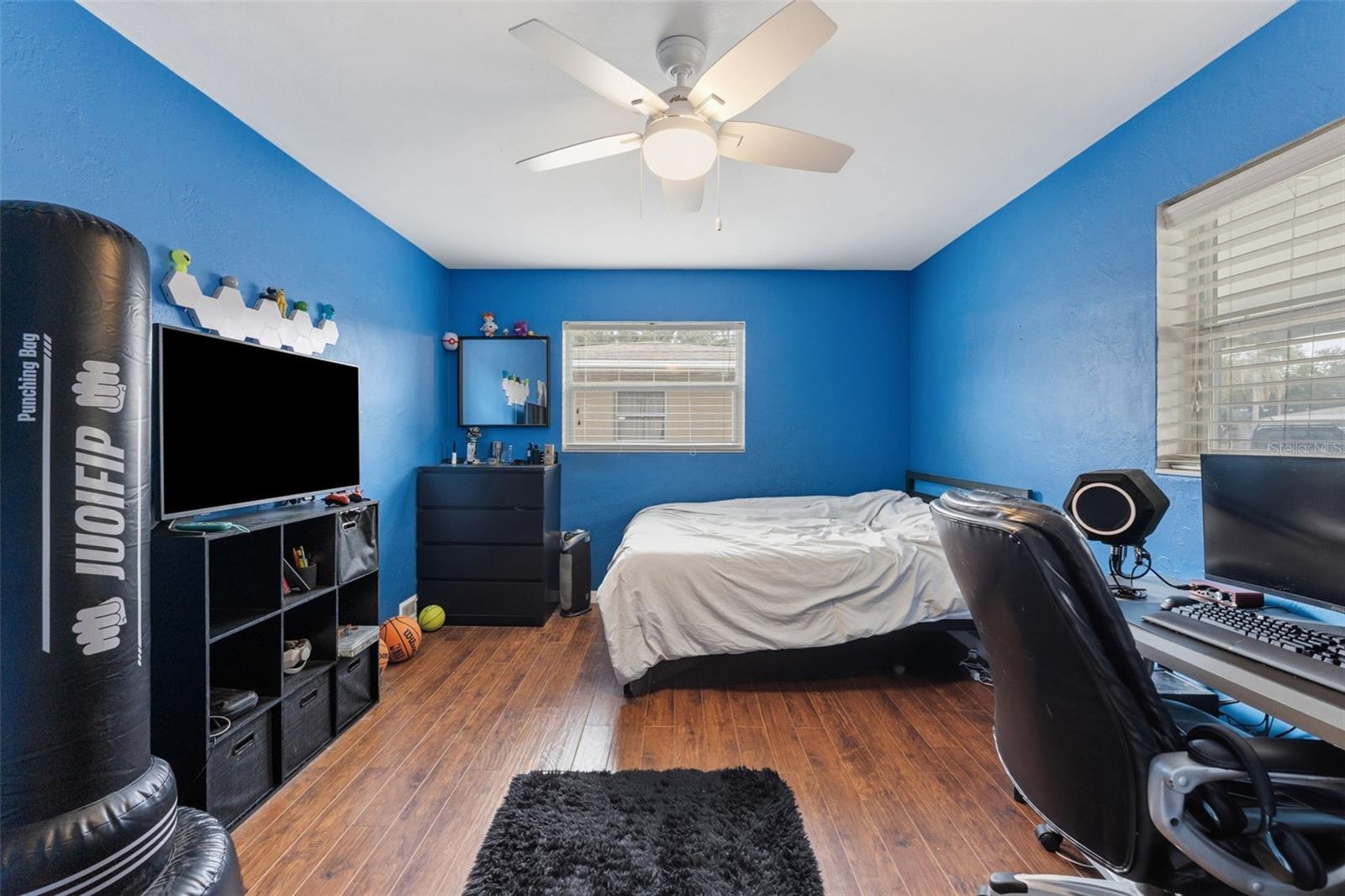 SHERYL MANOR - Residential