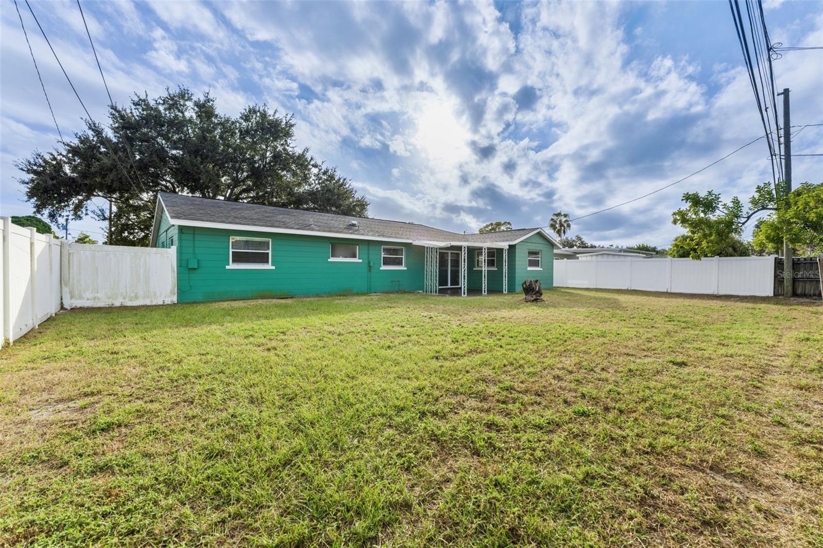 SHERYL MANOR - Residential