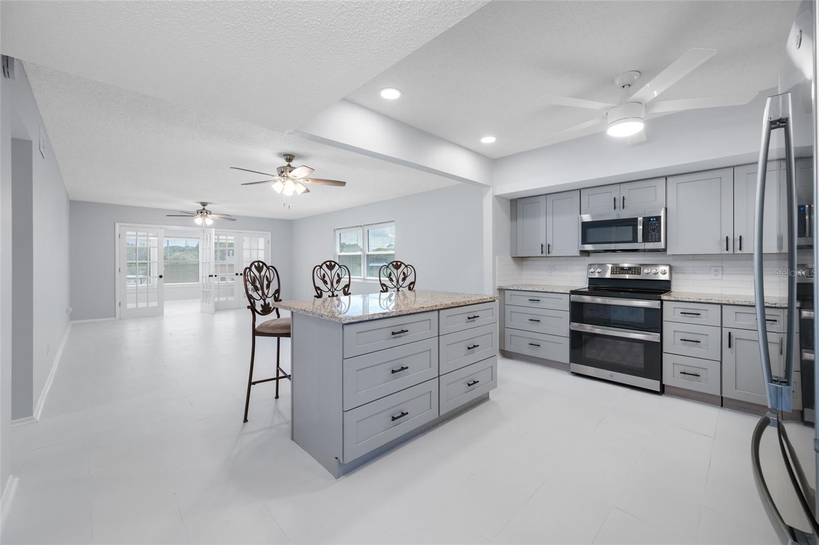 2258 WORLD PARKWAY BOULEVARD W 40