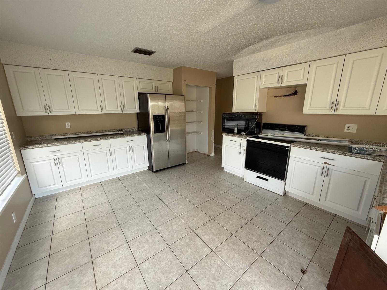 9085 HEATHER BOULEVARD