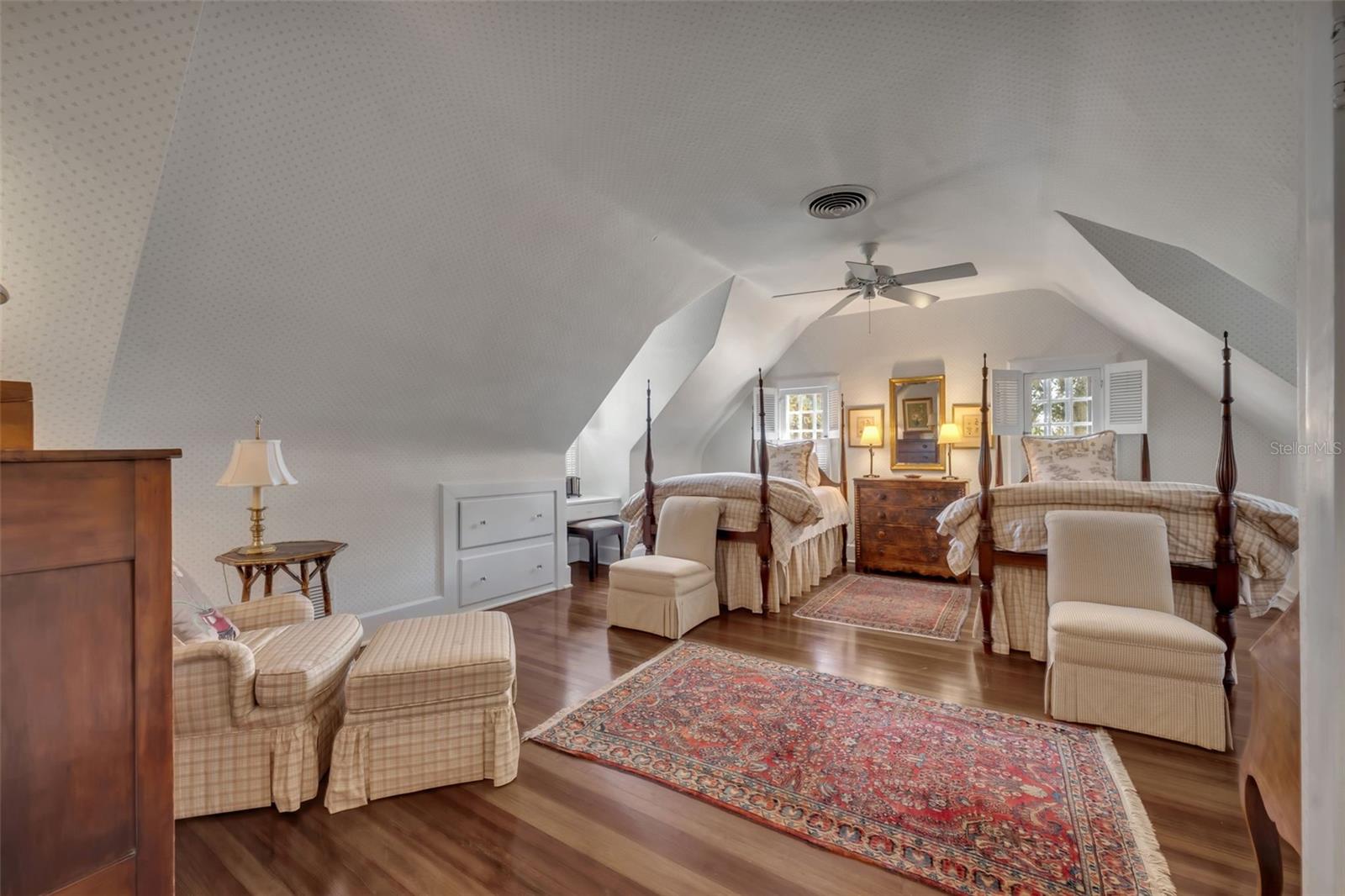 DYER SUSAN RESUB - Residential