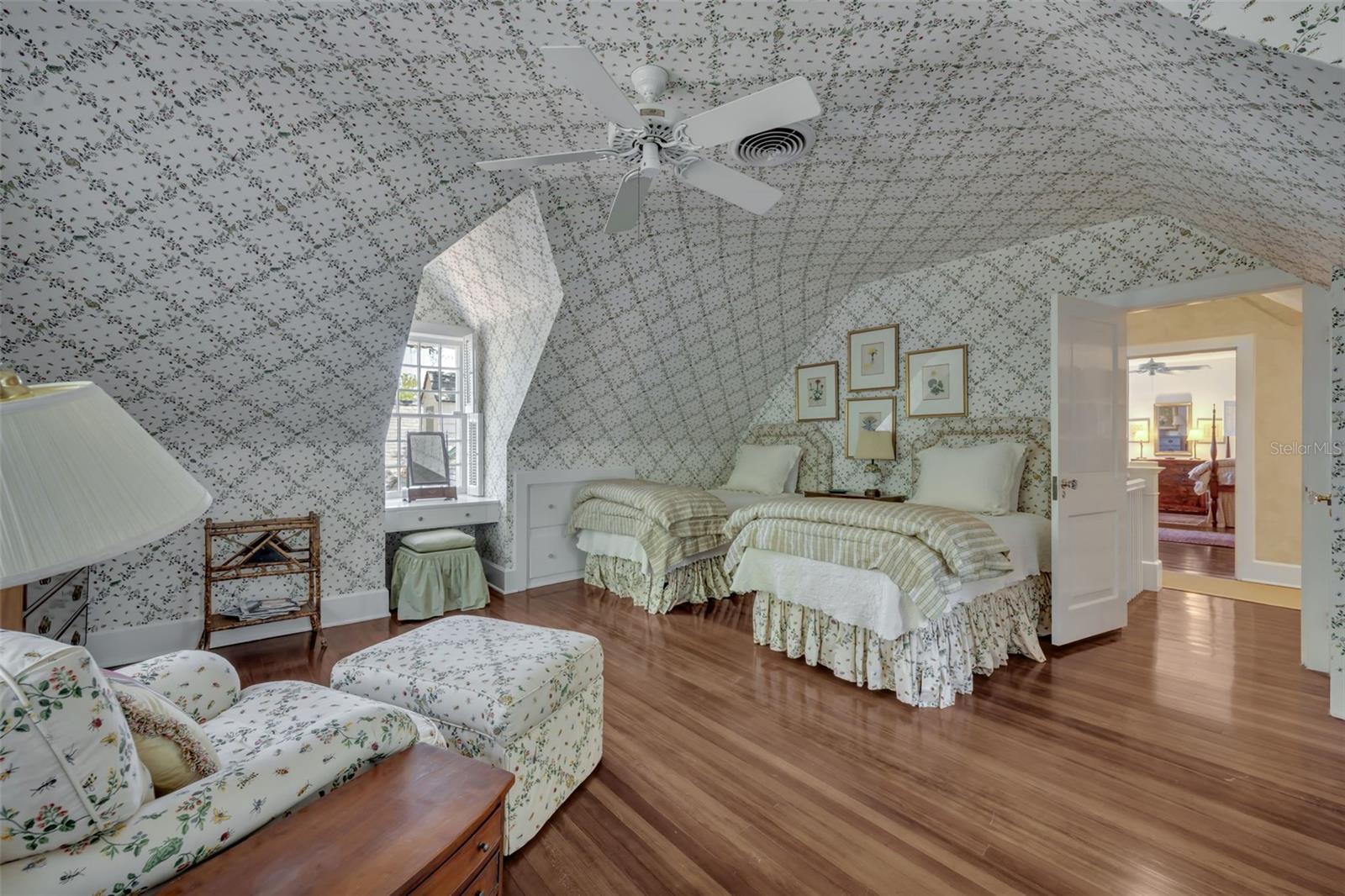 DYER SUSAN RESUB - Residential