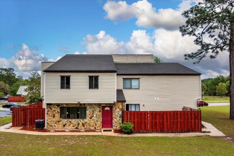 Photo of 2134 NE 45th Avenue, Ocala, FL 34470 (MLS # O6397217)