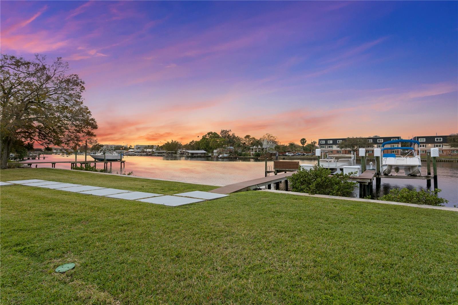 RIDGEWOOD PARK - Residential