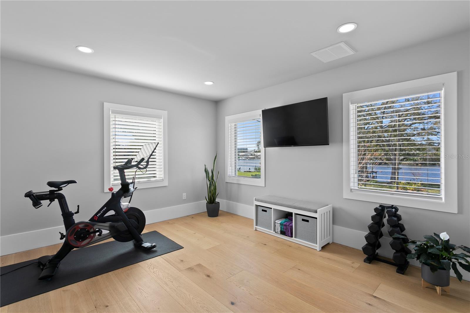 RIDGEWOOD PARK - Residential