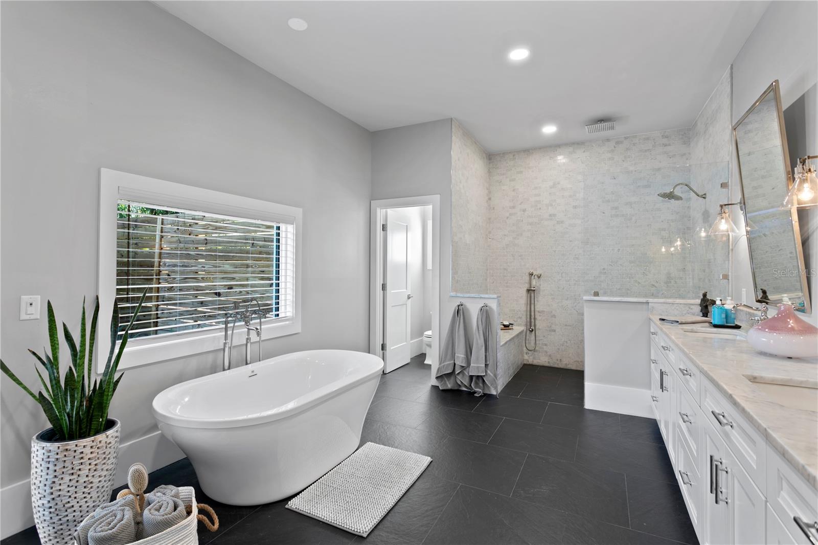 RIDGEWOOD PARK - Residential