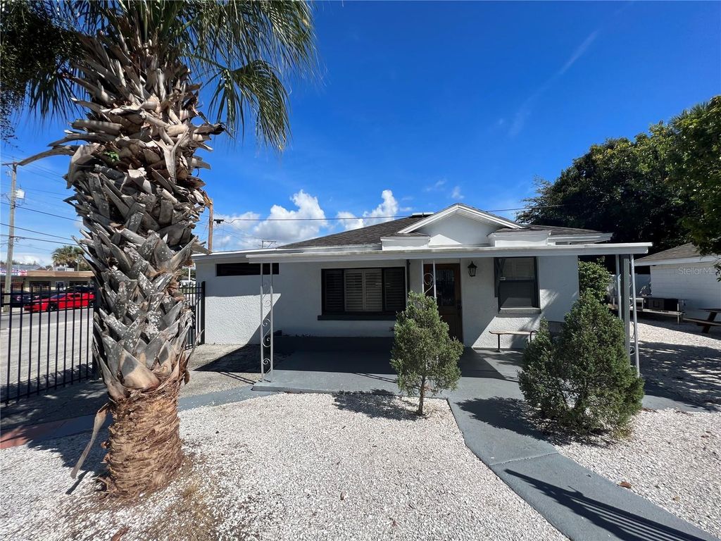 Photo of 2323 W Aileen Street #Bldg 2, Tampa, FL 33607 (MLS # TB8475350)