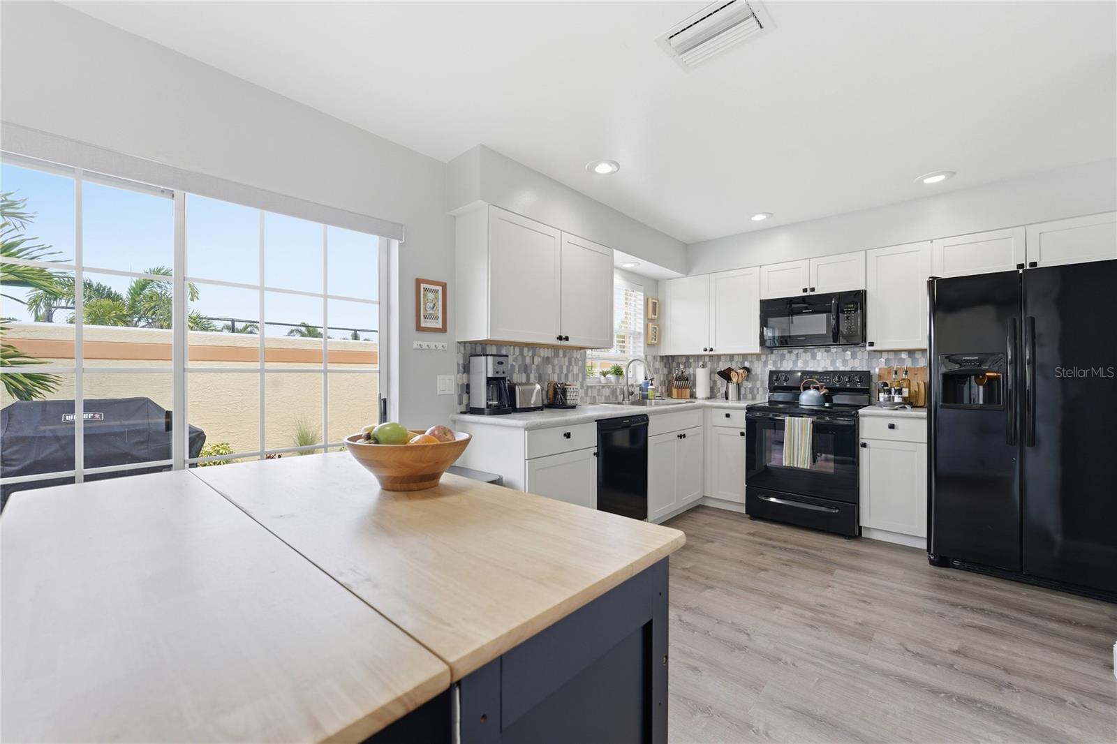 LAKEBRIDGE PH II & III - Residential