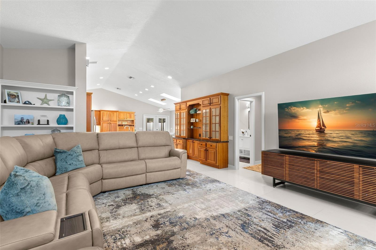 BRIDGEPORT ESTATES - Residential