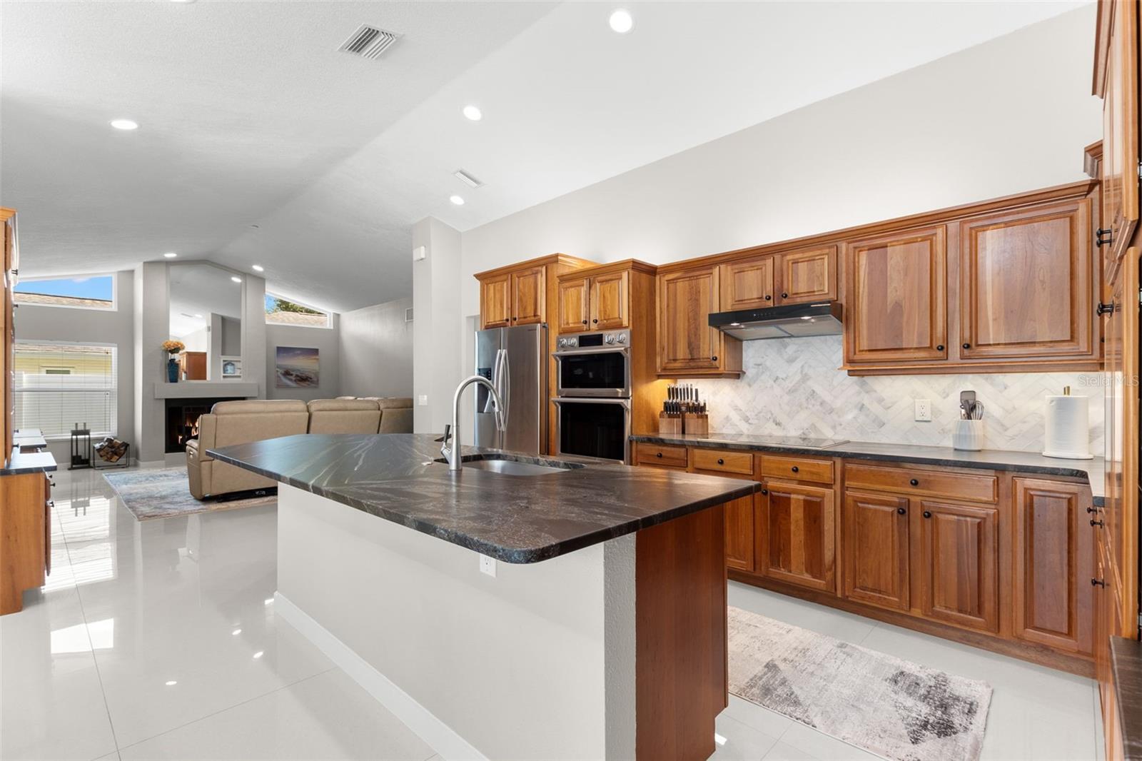 BRIDGEPORT ESTATES - Residential