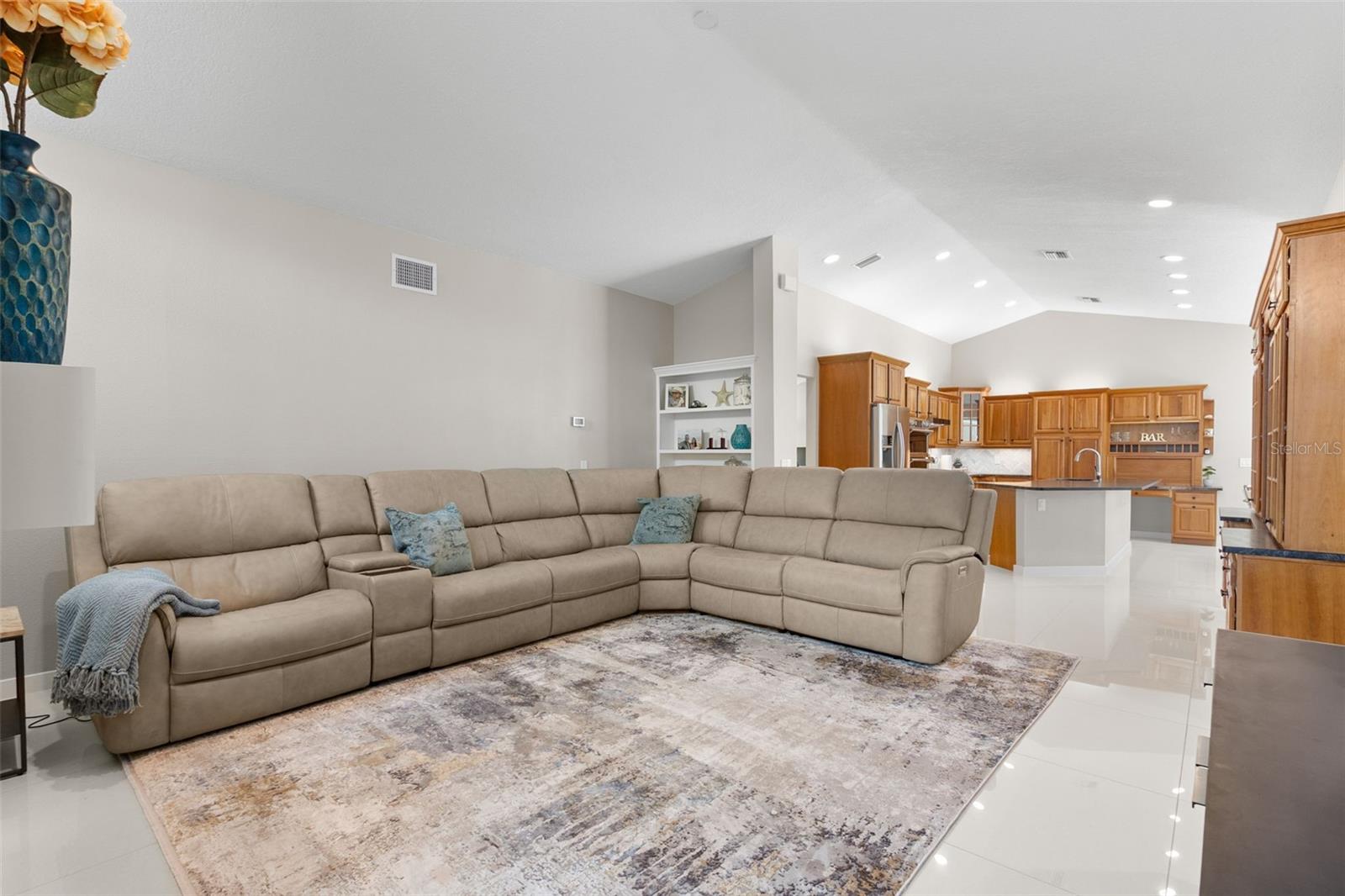 BRIDGEPORT ESTATES - Residential