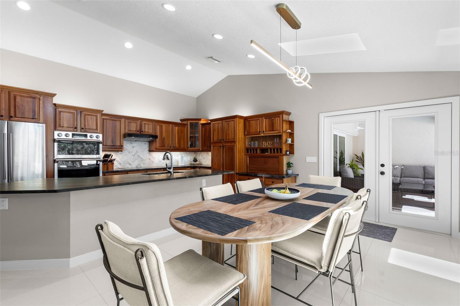 BRIDGEPORT ESTATES - Residential