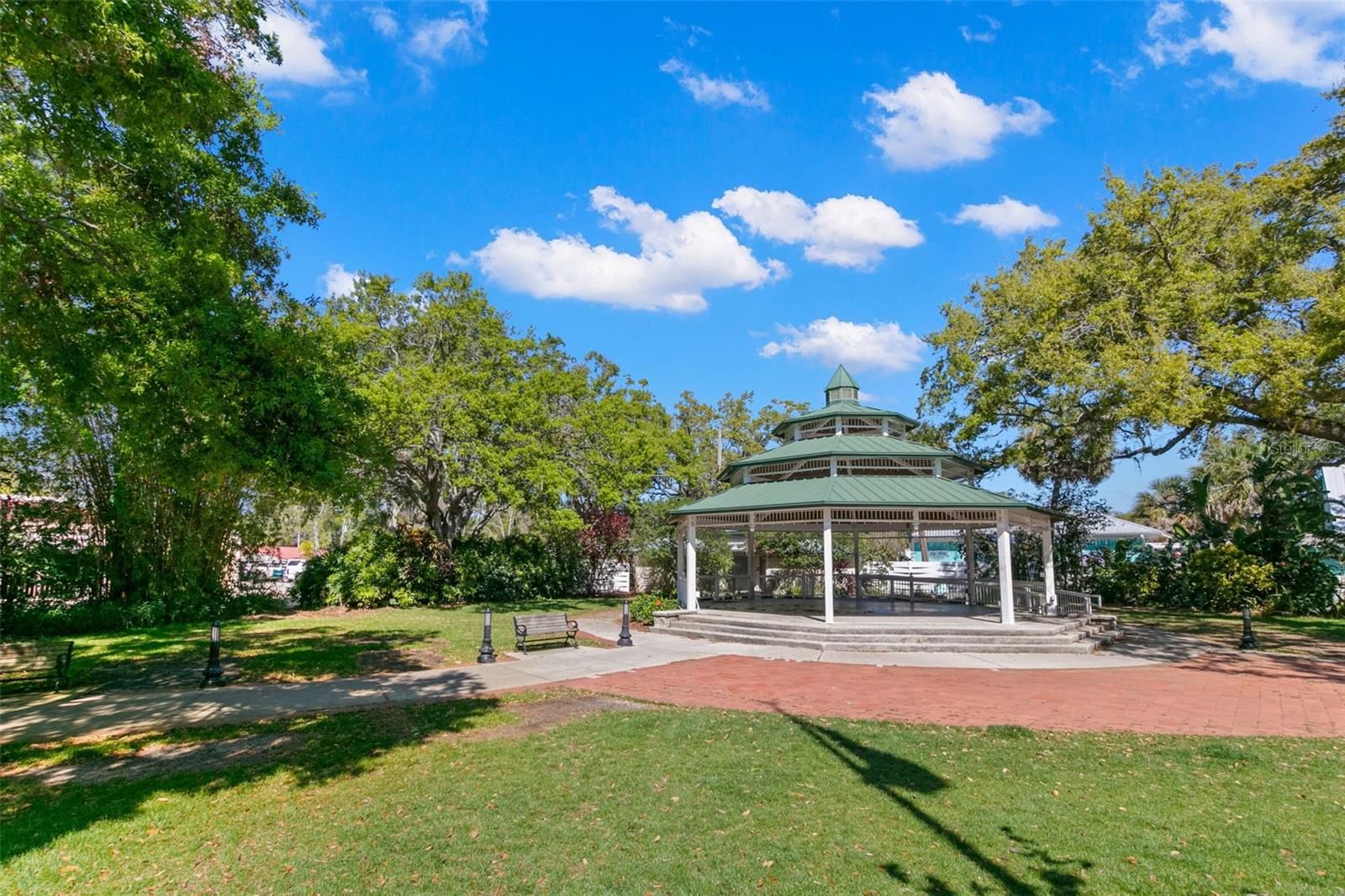 BRIDGEPORT ESTATES - Residential