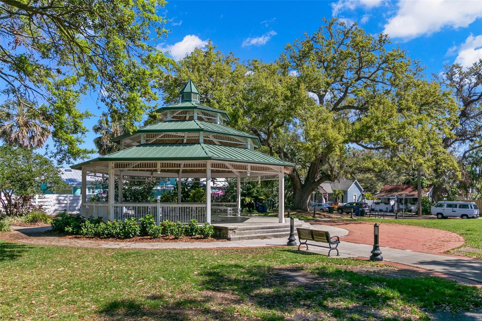 BRIDGEPORT ESTATES - Residential