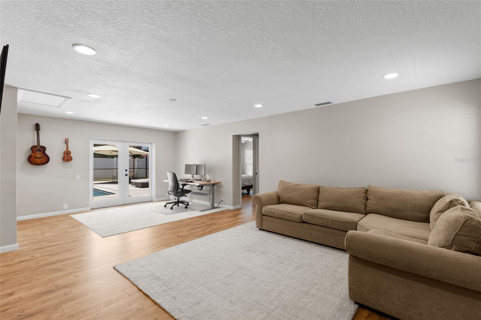 BRIDGEPORT ESTATES - Residential