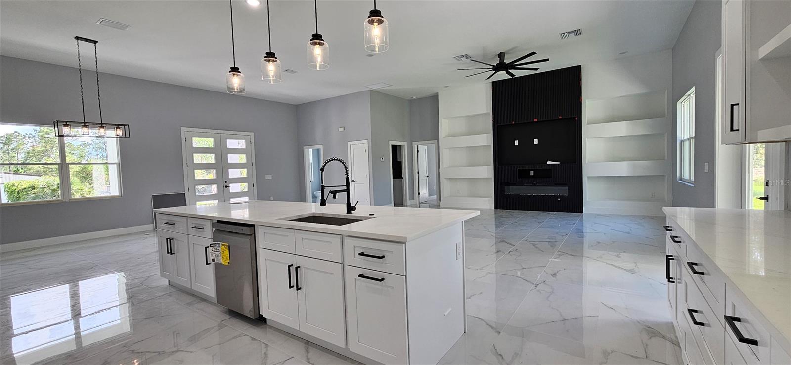 ROYAL TRAILS UNIT 01 - Residential