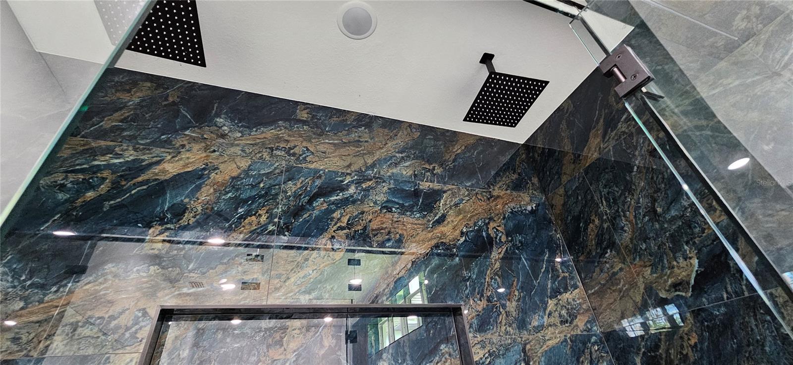 ROYAL TRAILS UNIT 01 - Residential