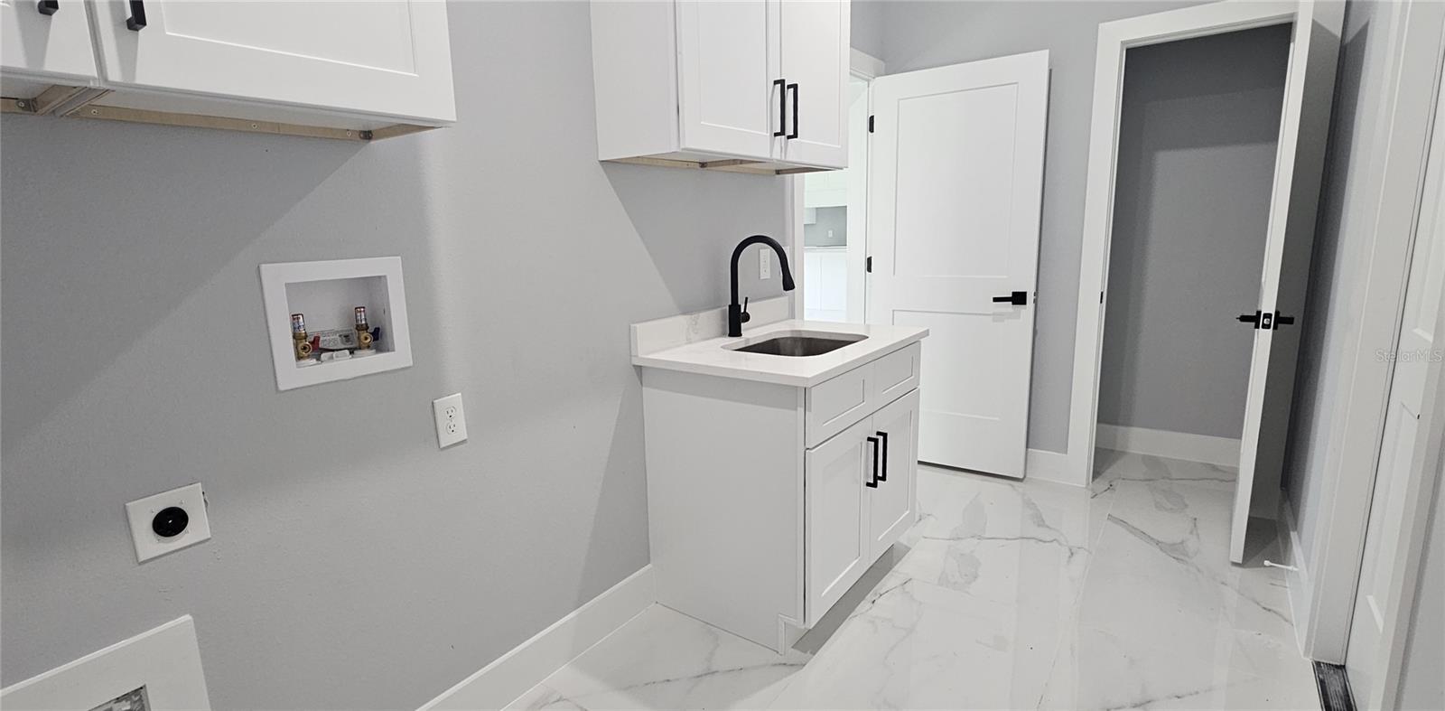 ROYAL TRAILS UNIT 01 - Residential