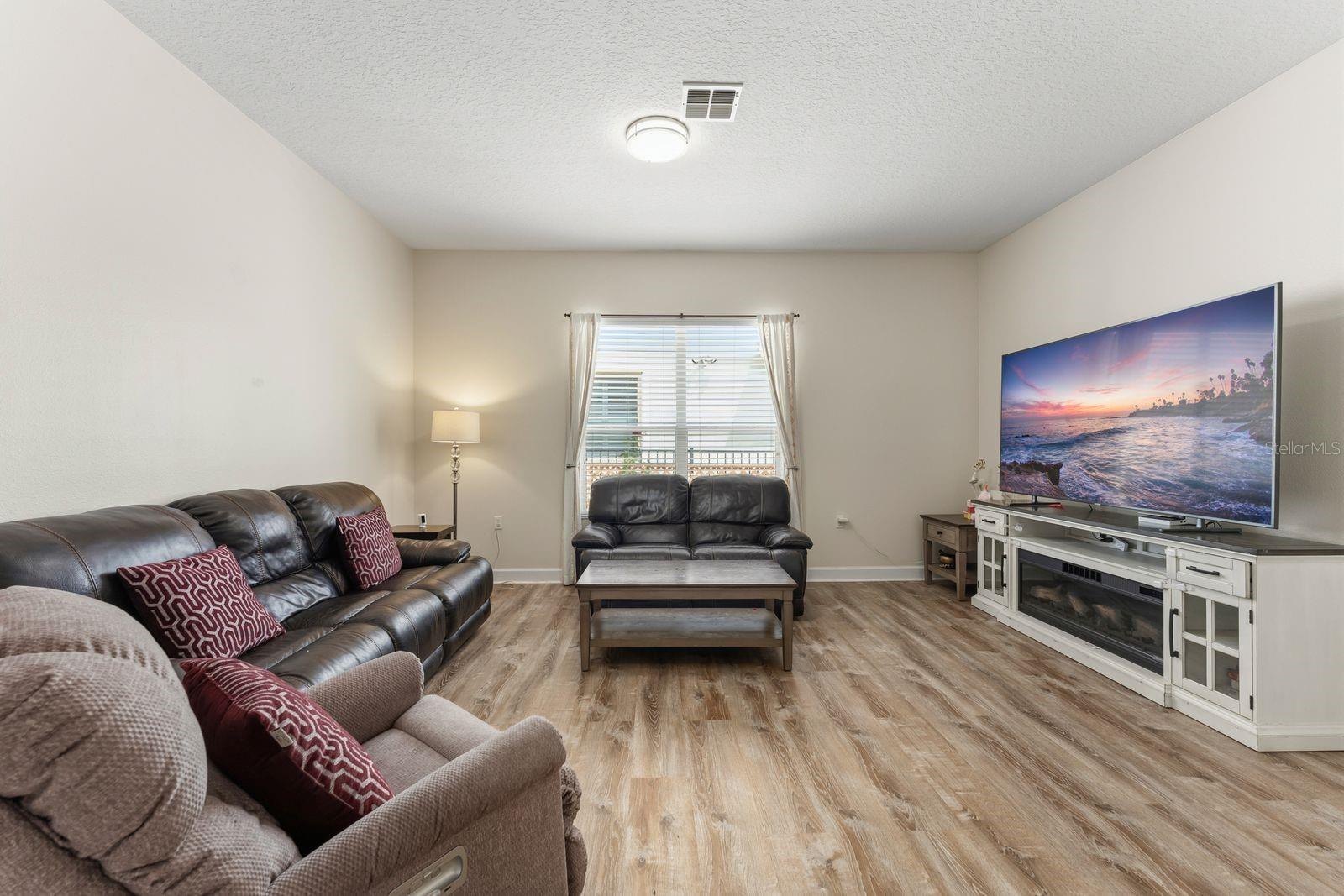 LIVE OAK RESERVE UNIT ONE - Residential