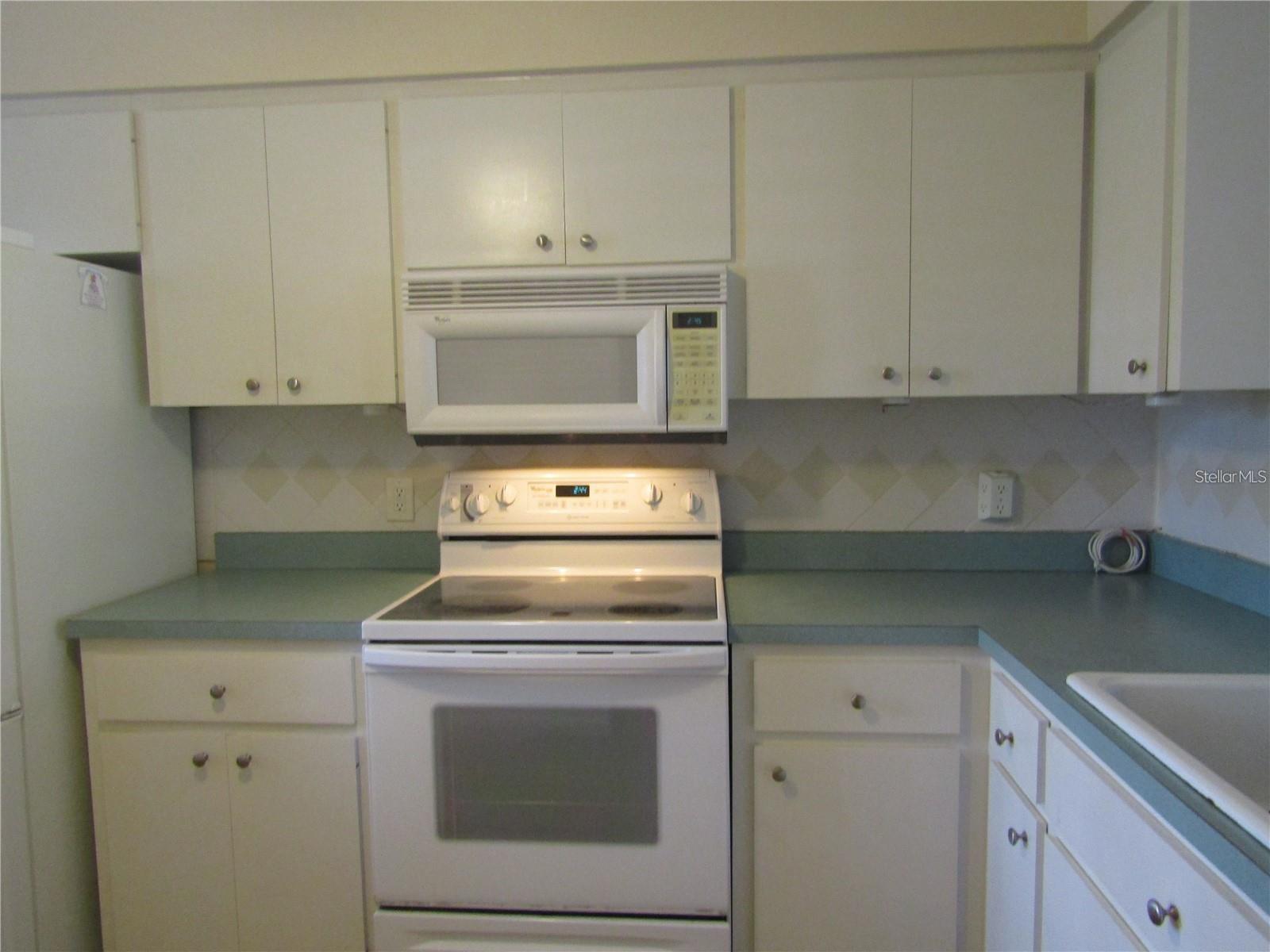 VILLAGE LAKE - Residential Lease