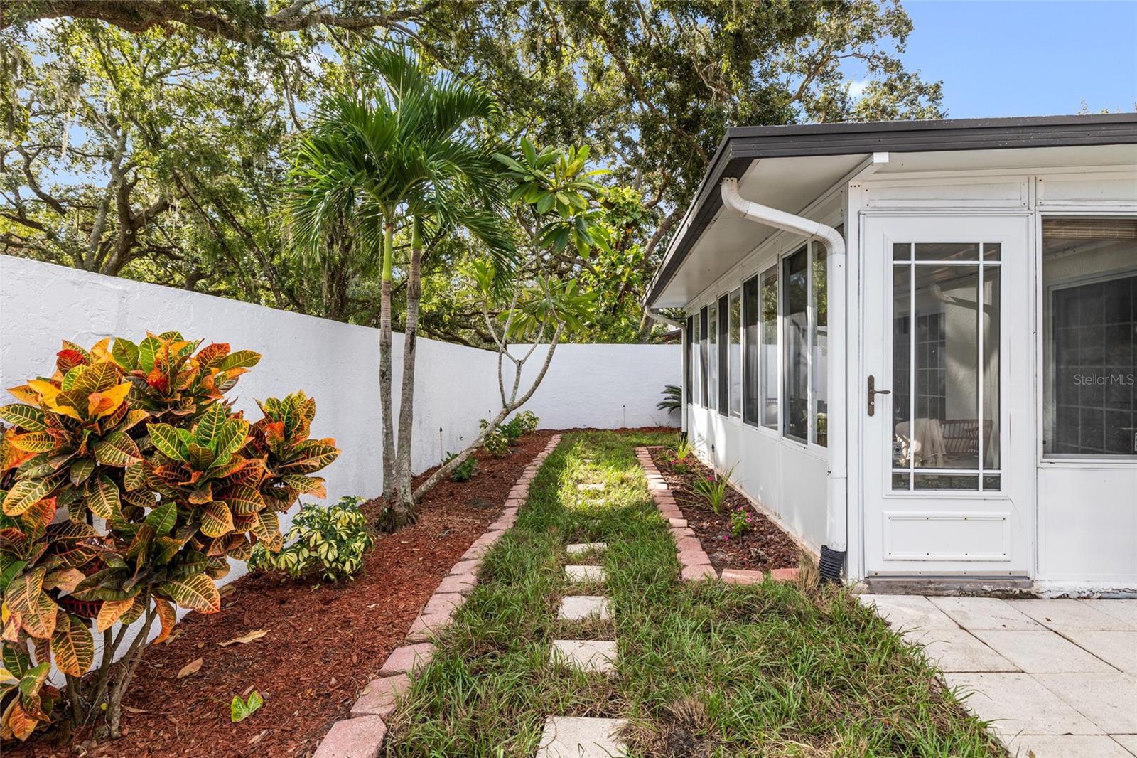 VISTA DEL RIO - Residential