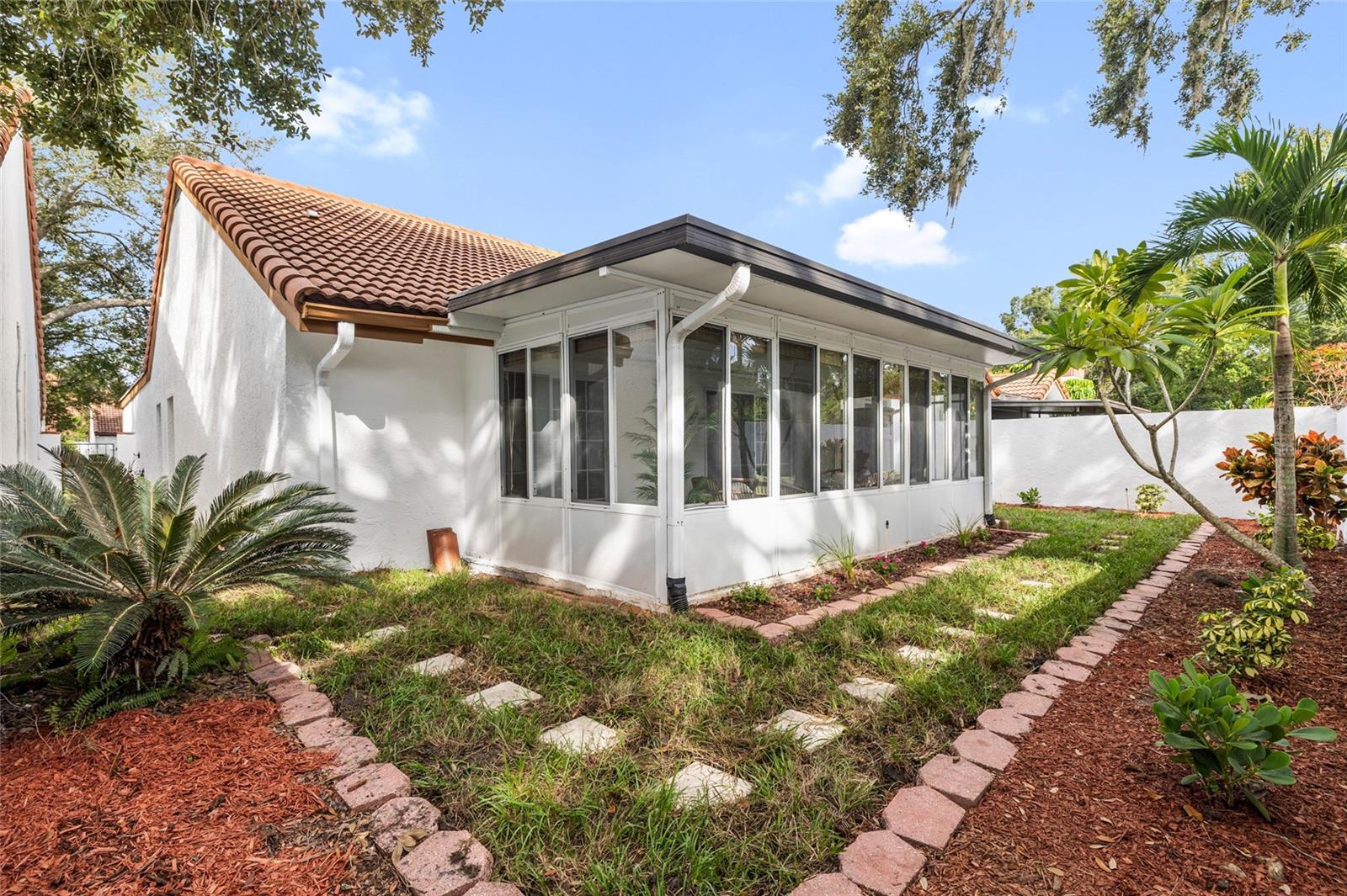 VISTA DEL RIO - Residential