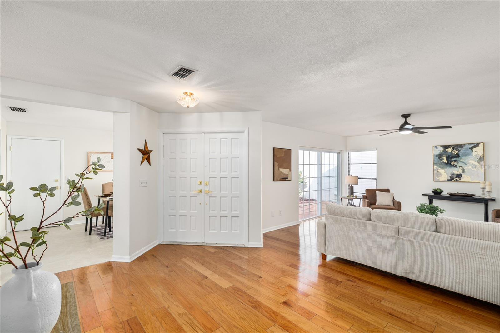 VISTA DEL RIO - Residential