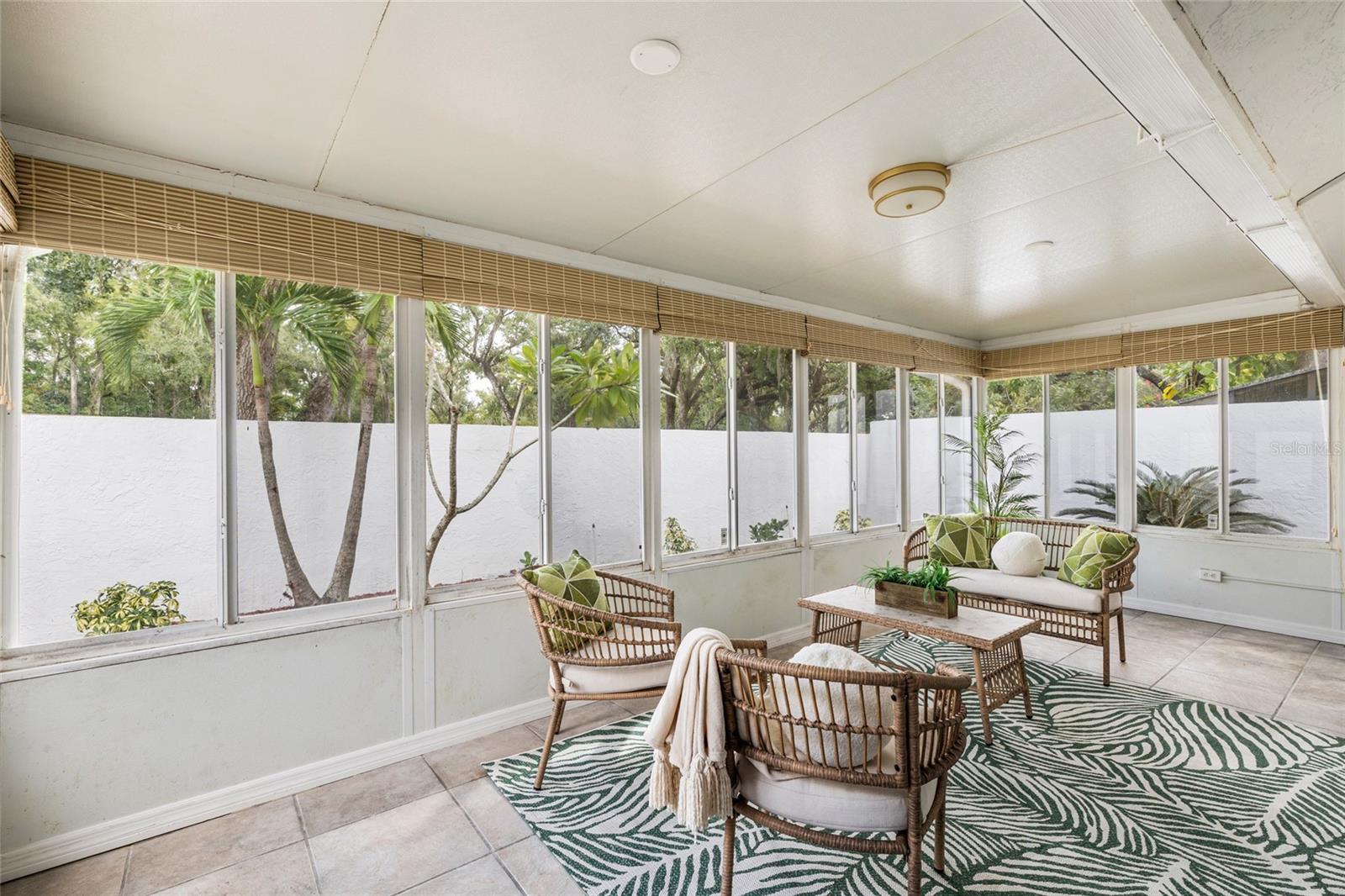 VISTA DEL RIO - Residential