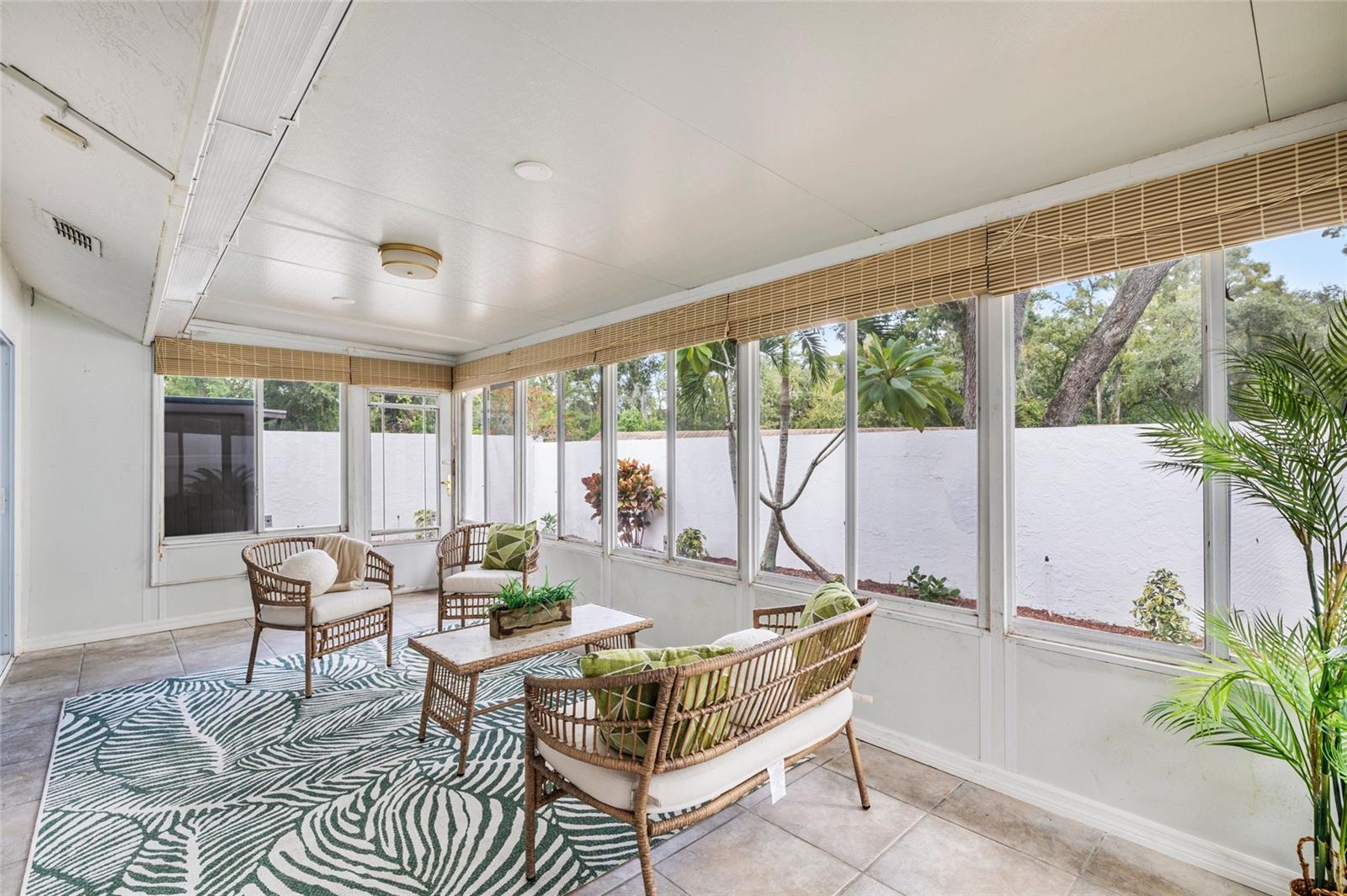 VISTA DEL RIO - Residential