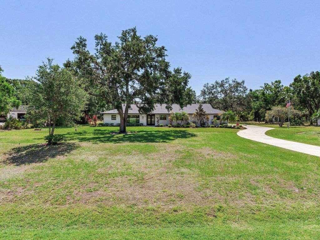 Photo of 6310 95th Street E, Bradenton, FL 34202 (MLS # TB8376601)