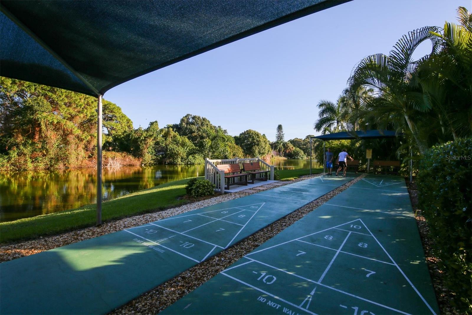 ASHTON LAKES 10 - Residential Lease