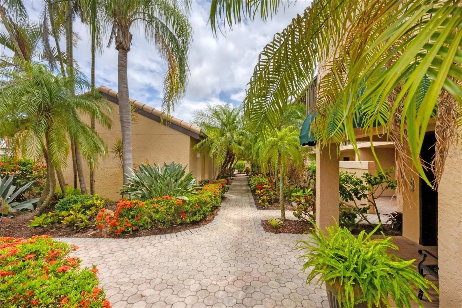 ASHTON LAKES 10 - Residential Lease