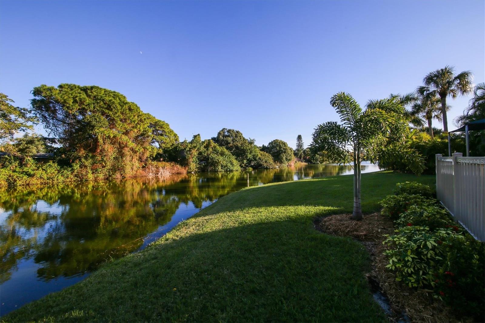 ASHTON LAKES 10 - Residential Lease