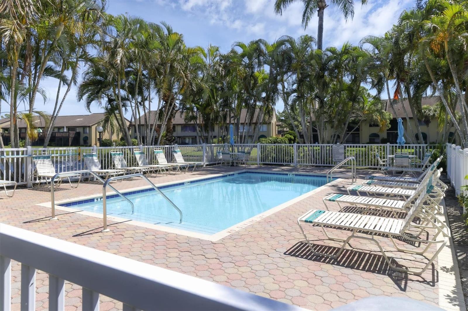 ASHTON LAKES 10 - Residential Lease